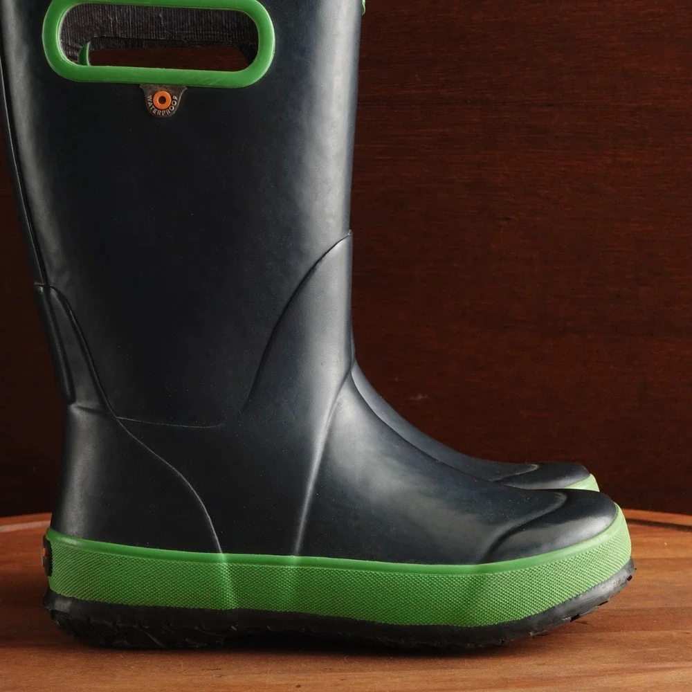 Bogs Rain Boots Youth Size 12 BLK Waterproof Pull On Chore Outdoor Utility Flat